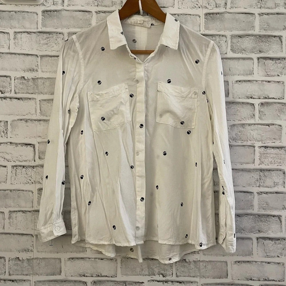 Women’s Pink Rose Size Medium Skull print Long Sleeve Button Front Shirt - Picture 1 of 5